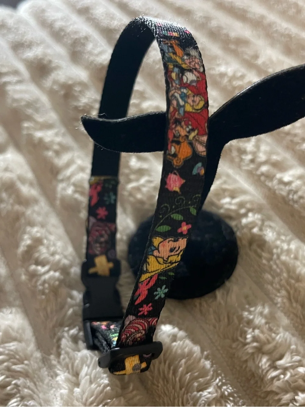 Buckle-Down Plastic Clip Collar Alice's Encounters in Wonderland - 1/2